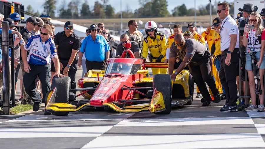Sep 15, 2024-Lebanon, TN; ALEX PALOU (10) (ESP) of Barcelona, Spain pulls into Victory Lane after winning the Astor Cup and becomes the 2024 NTT INDYCAR Series Champion at the Nashville Superspeedway