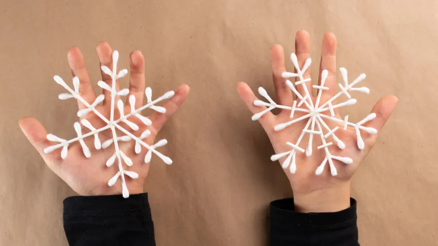 cotton swab snowflake craft for kids, Christmas activity for preschooler, home decoration
