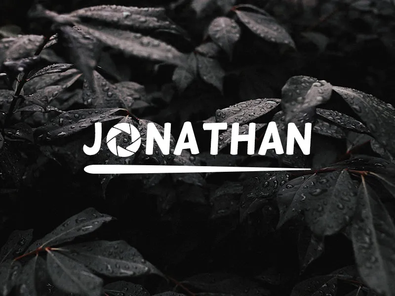 Name based logo with aperture